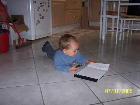 Ne pr�tez pas vos livres : personne ne les rend jamais. Les seuls livres que j'ai dans ma biblioth�que sont des livres qu'on m'a pr�t�s.   Anatole France